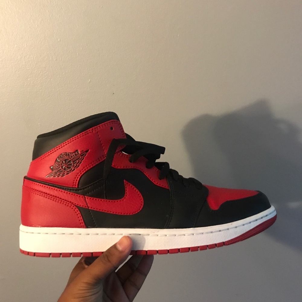 Jordan 1 Mid Banned